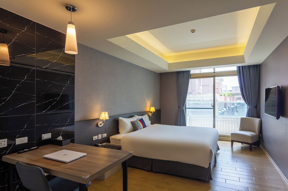 Deluxe, Queen Bed