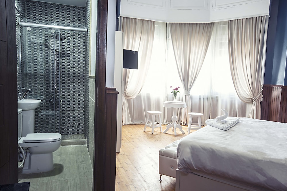 Tahrir Plaza Suites 35/57