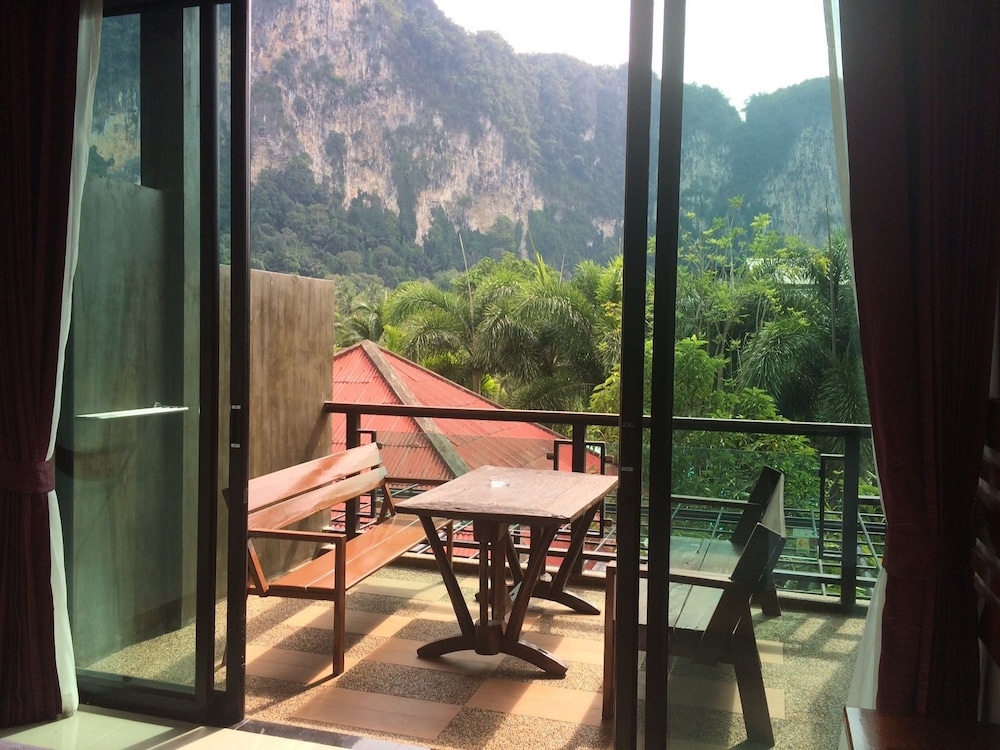 Green View Village Resort 34/50