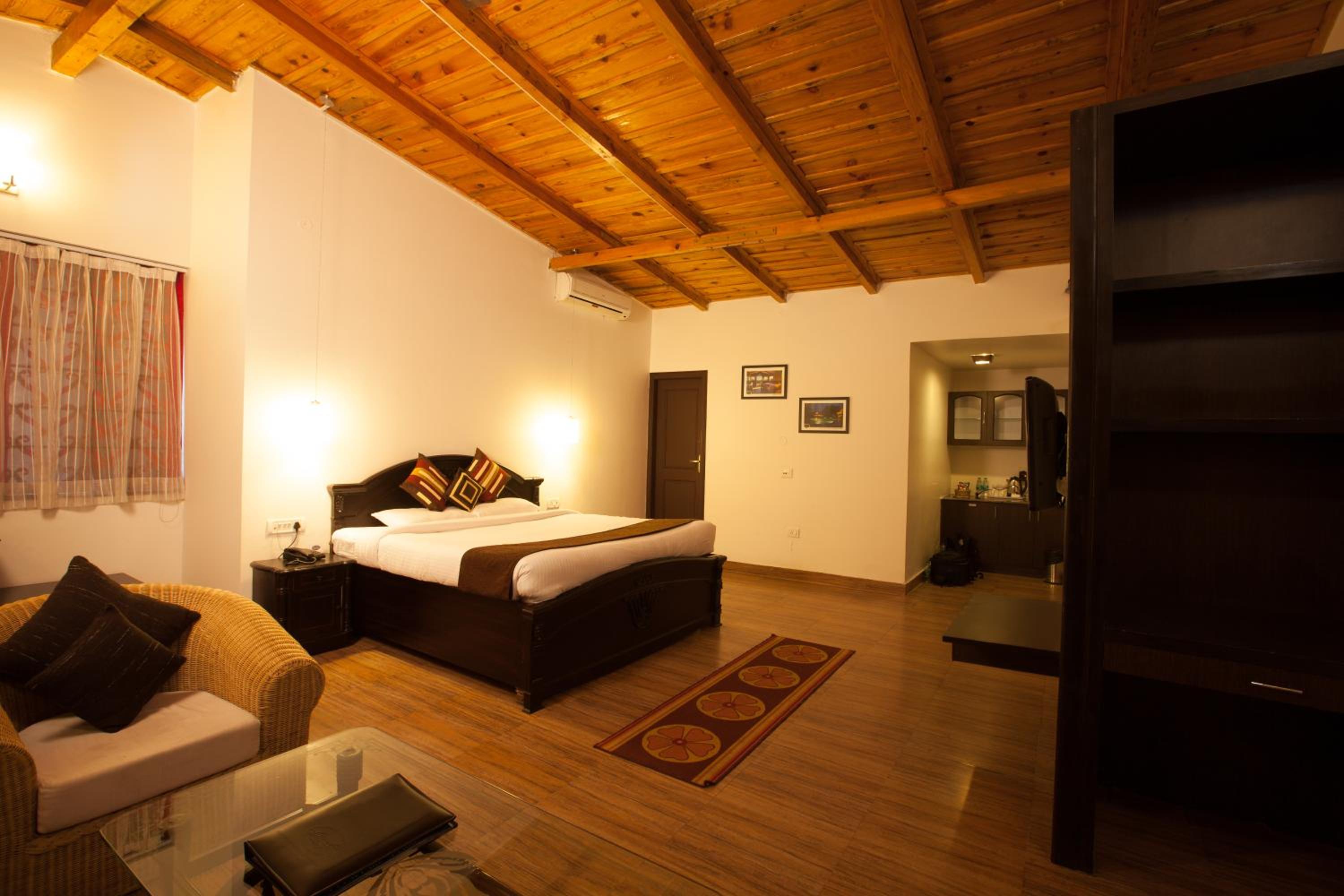 Aamod Resort