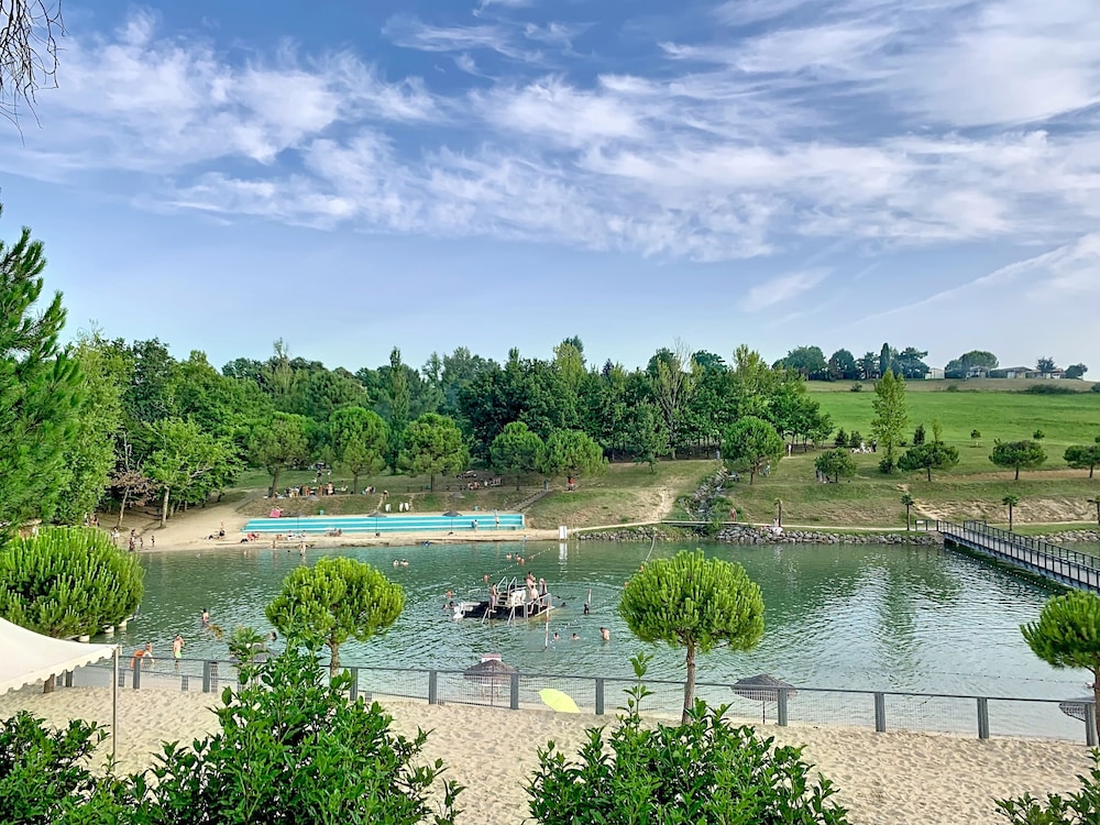 HAMEAUX DES LACS 42/48
