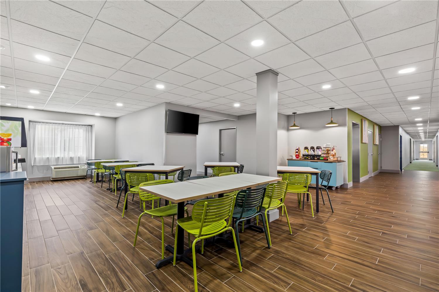 restaurant cafeteria