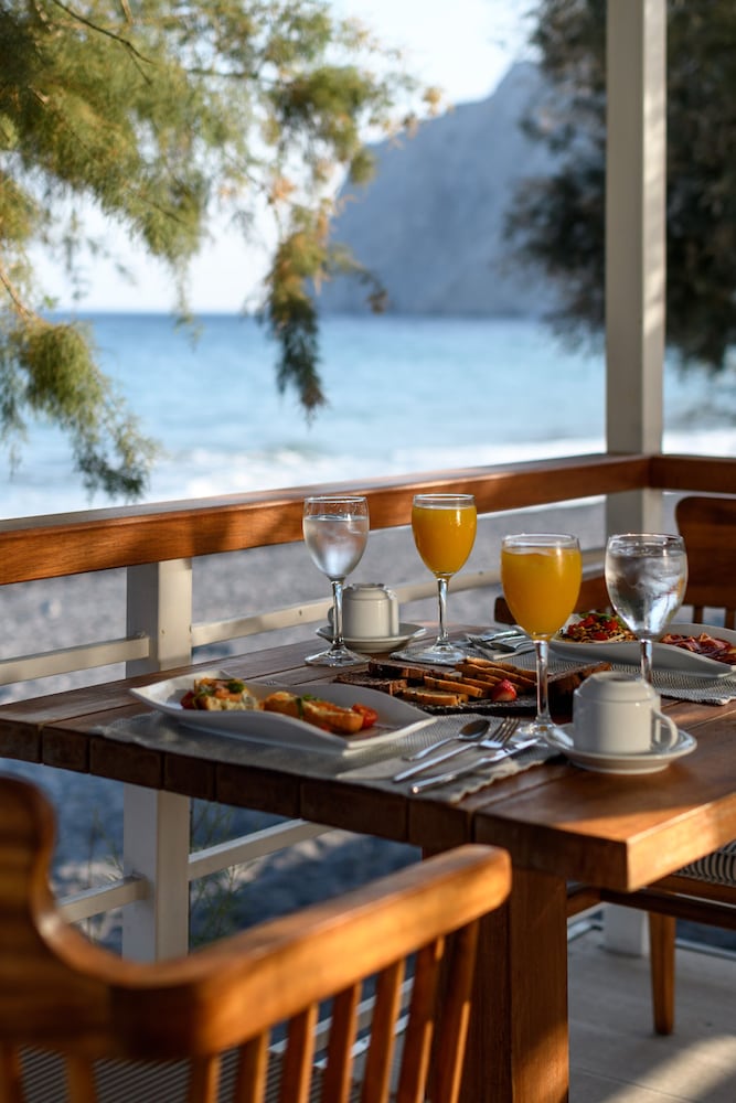 Alesahne Beach Hotel 57/74