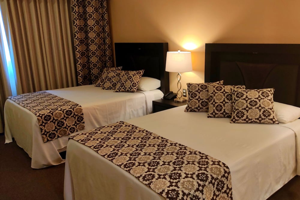 Hotel Real del Bosque 8/36