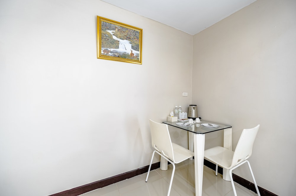 Gold Airport Suites 66/66