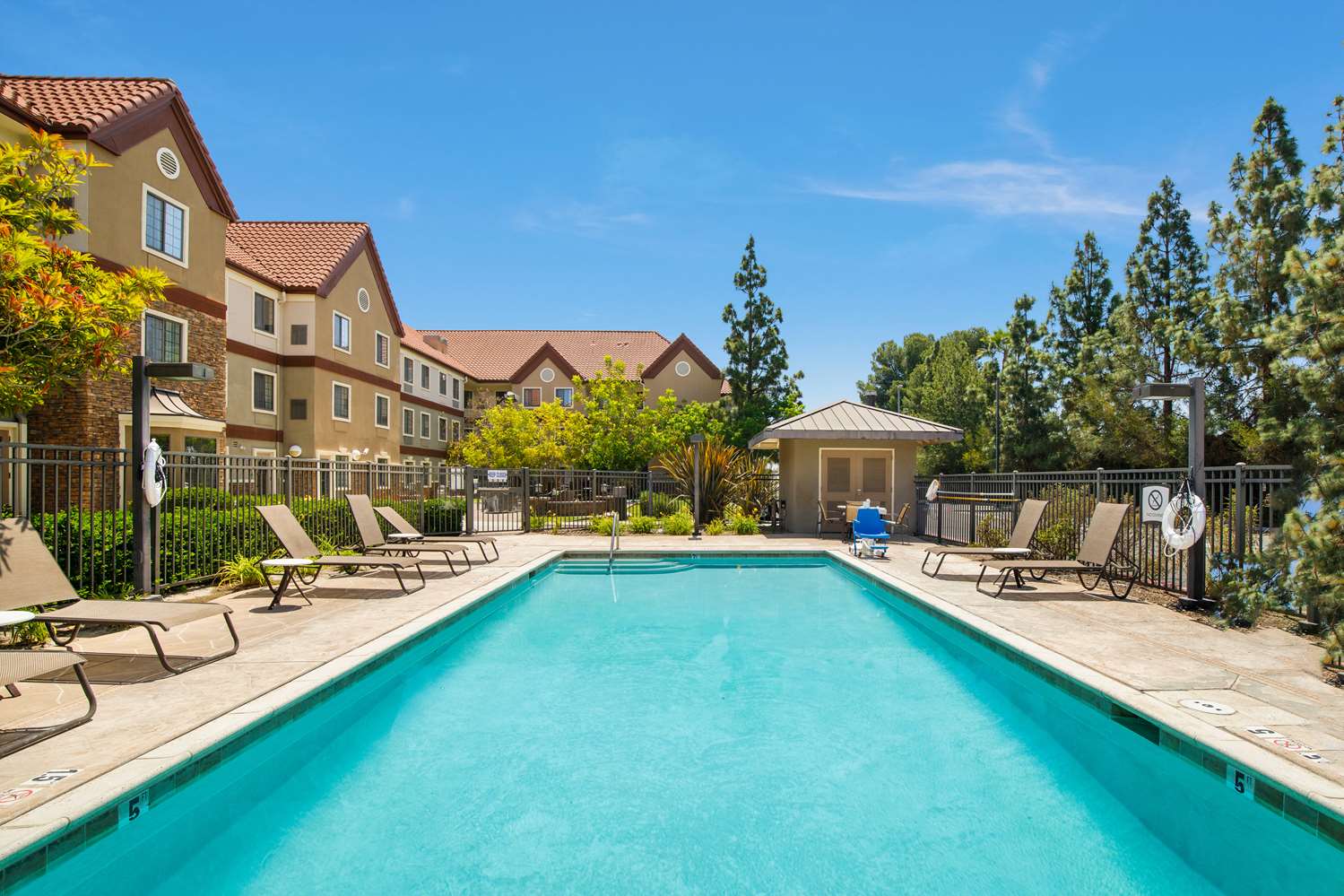 Sonesta ES Suites San Diego Rancho Bernardo 16/17