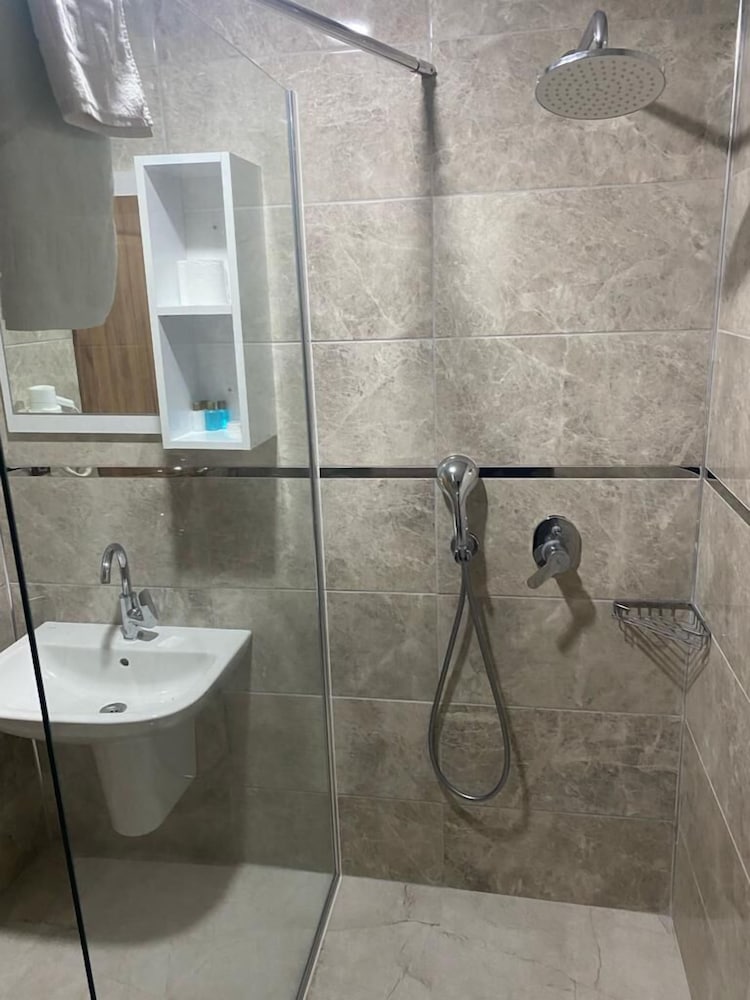 Zumrut Palas Otel 41/44