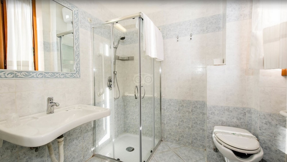 HOTEL LEOPOLDA 49/50