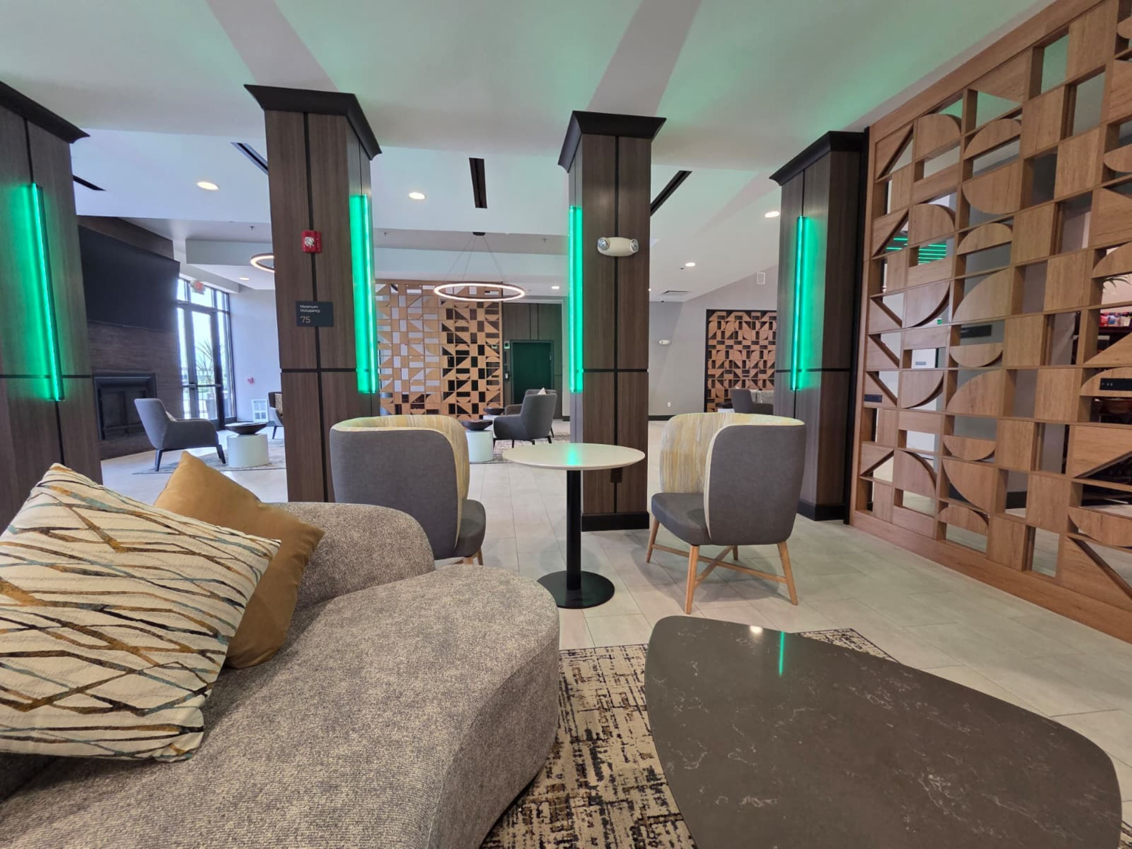Holiday Inn St. Louis Fairview Heights 50/72