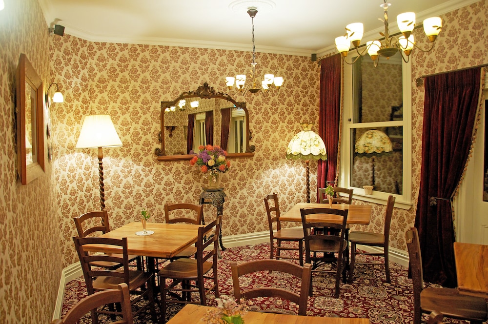 Theatre Royal Hotel 38/50