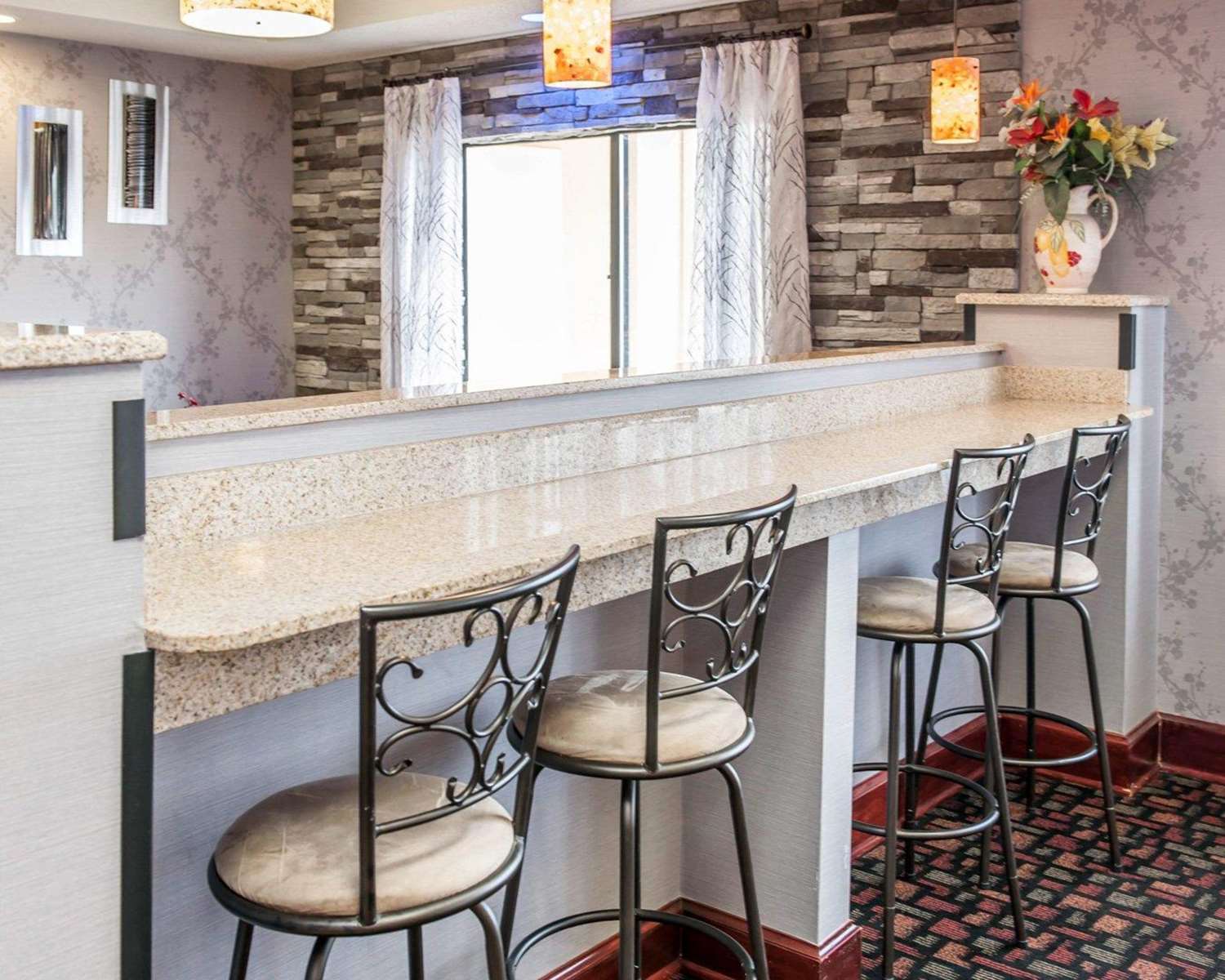 Quality Inn & Suites South Bend Airport 32/38