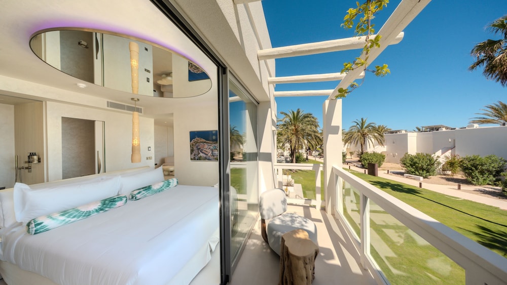 Destino Five Ibiza -5-Star Grand Luxe Resort 24/47