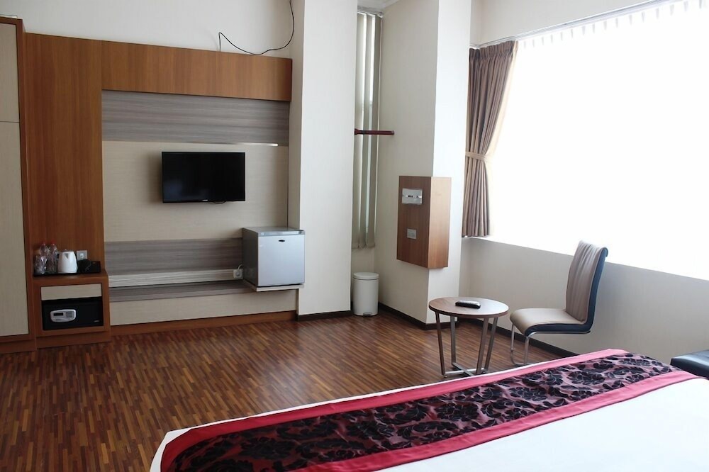 Ideas Hotel Ibrahim Adjie 18/31