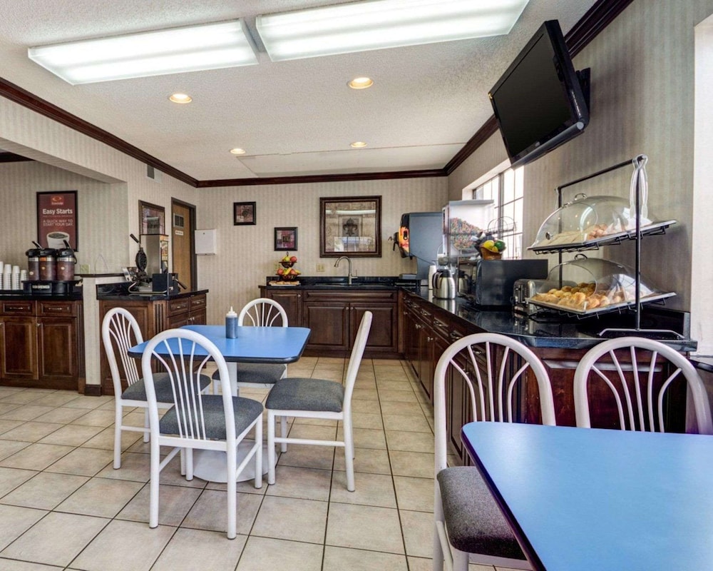 restaurant cafeteria