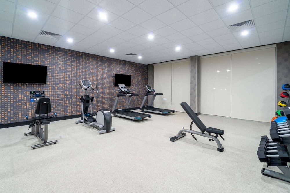 La Quinta Inn & Suites by Wyndham Louisville East 22/45