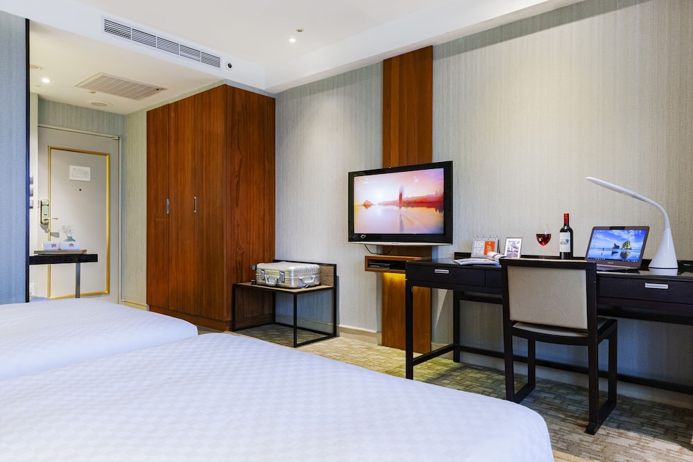 Pacific Business Hotel 5/70