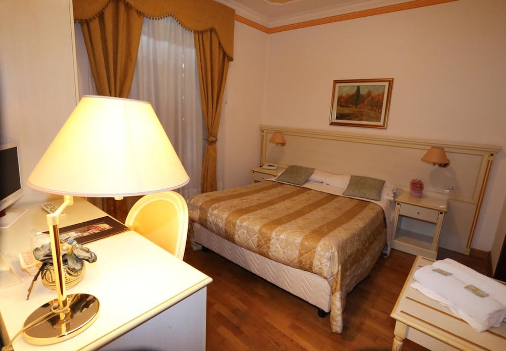 Hotel Corso 12/27