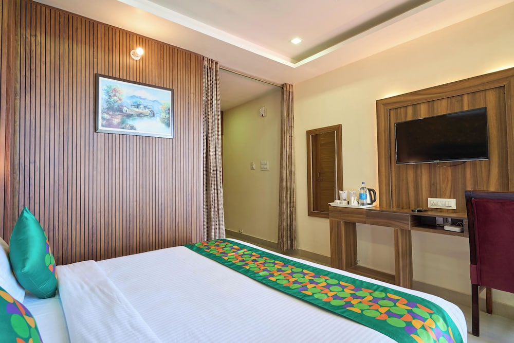 غرفة ديلوكس بسرير كينج، Treebo Roshan House 4/10