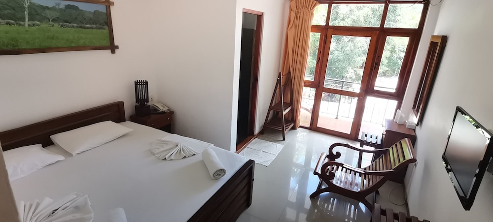 Rajarata Lodge 7/50