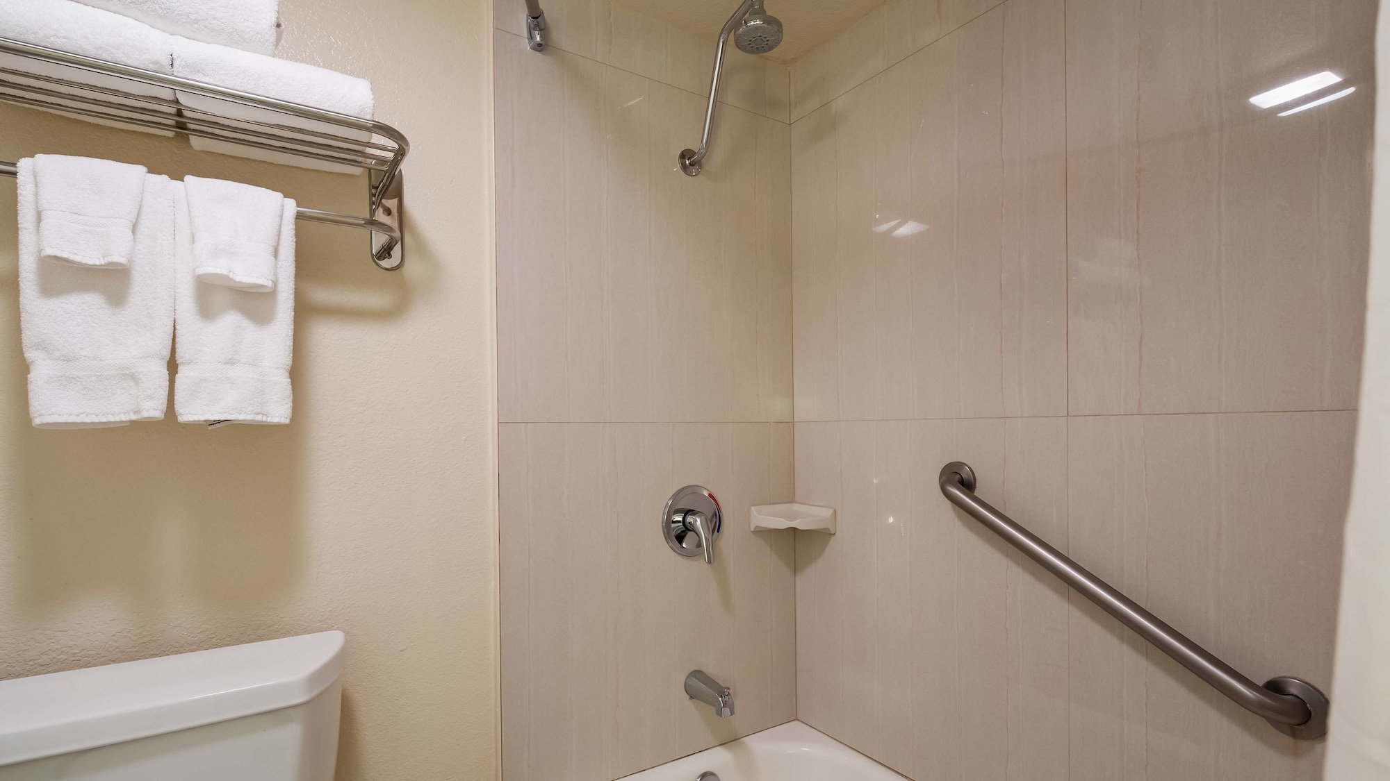 غرفة قياسية بسريرين كوين يُسمح فيها بالحيوانات الأليفة، Best Western Heritage Inn - Chico 4/4