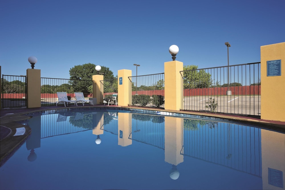 swimming pool spa