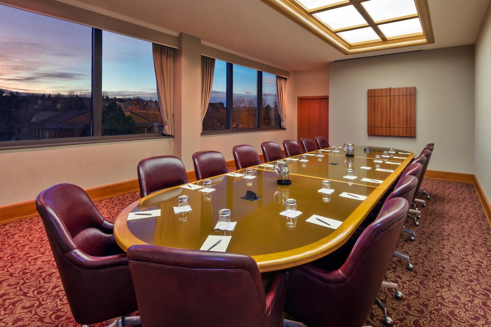 Sheraton Denver West Hotel 33/35