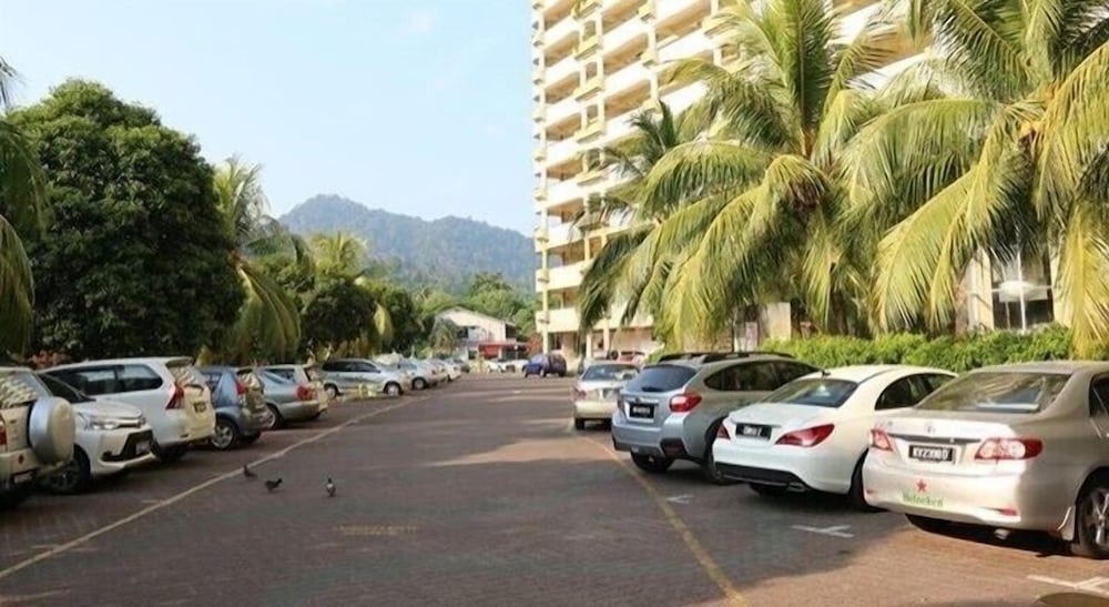 Kuah Town Service Suite Apartment 33/41