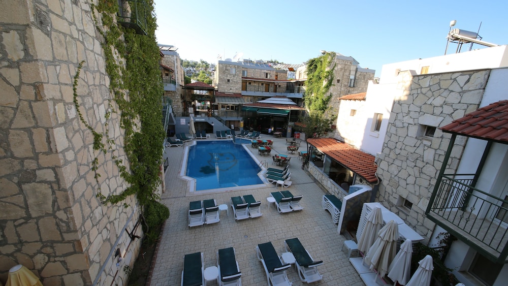 Green House Apartments 34/75