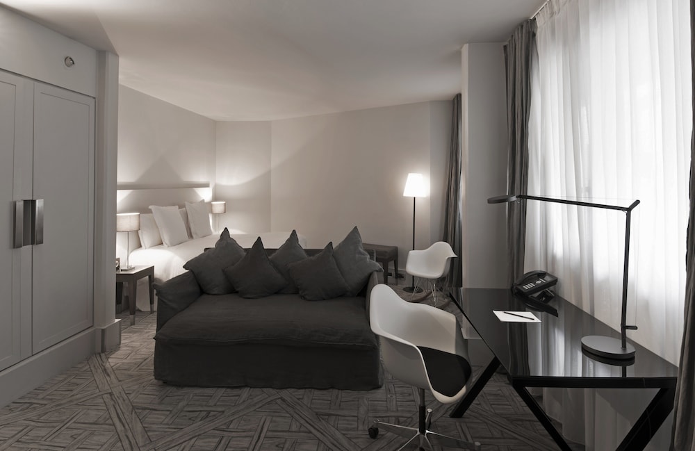 La Maison Champs Elysees 42/67