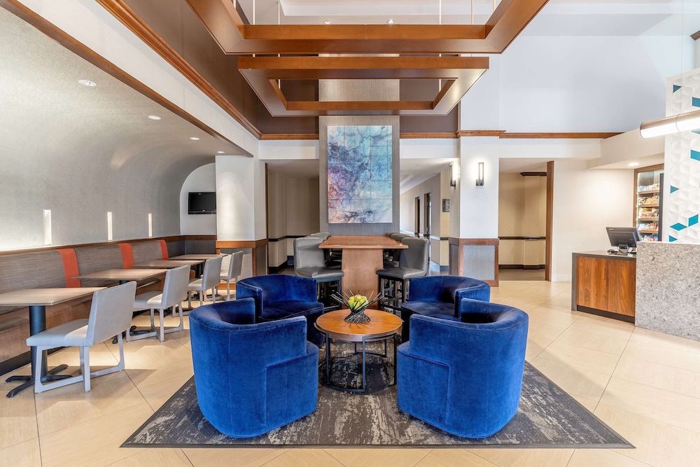Hyatt Place Charlotte Airport / Billy Graham Parkway 49/65