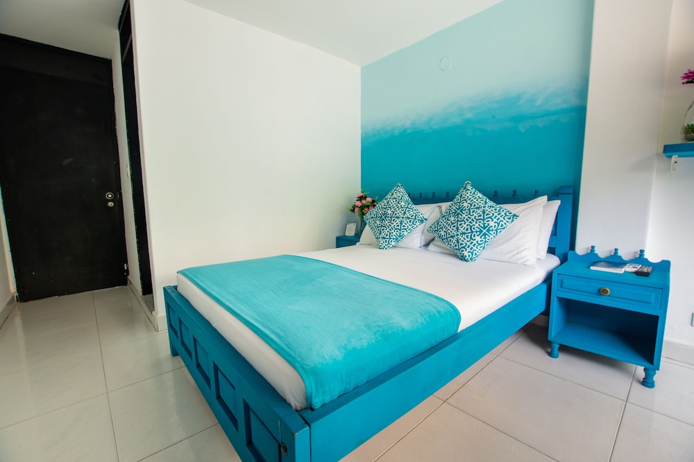 Hotel Taybo Beach 23/83
