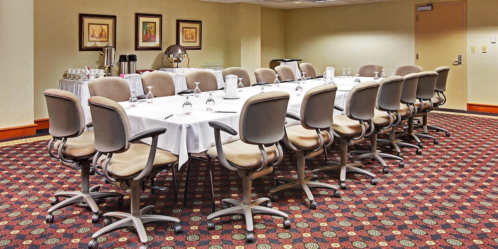 Holiday Inn Memphis University of Memphis 33/39