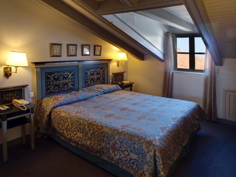 Standard, Single, Twin Beds