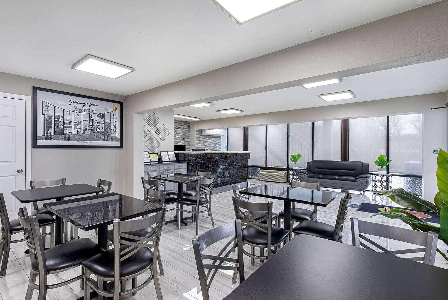 Super 8 by Wyndham Nashville West 28/41