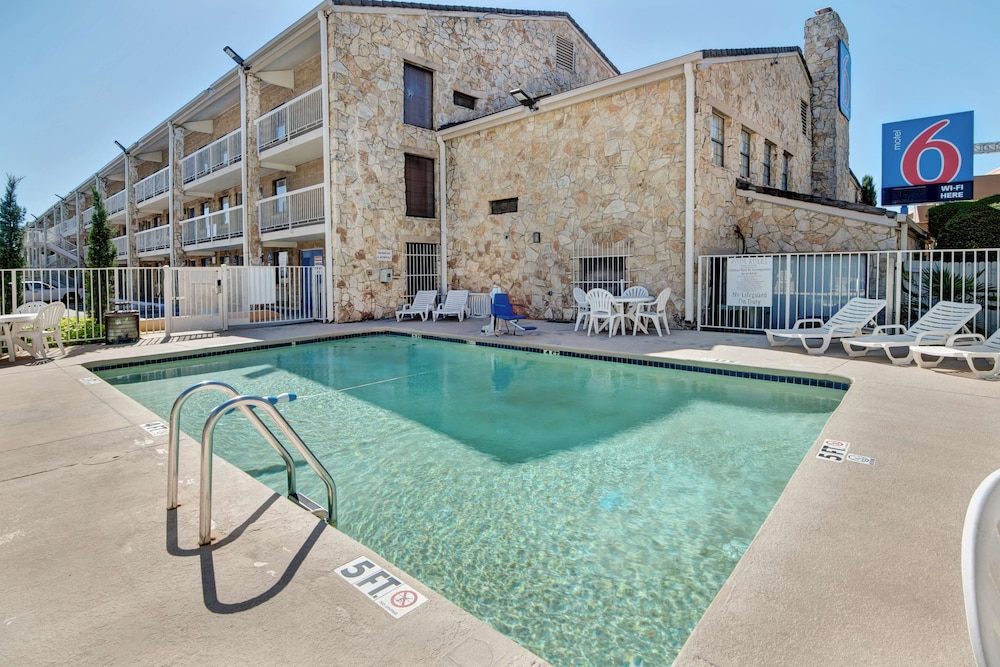 Motel6 Dallas, TX - Forest Lane 34/41