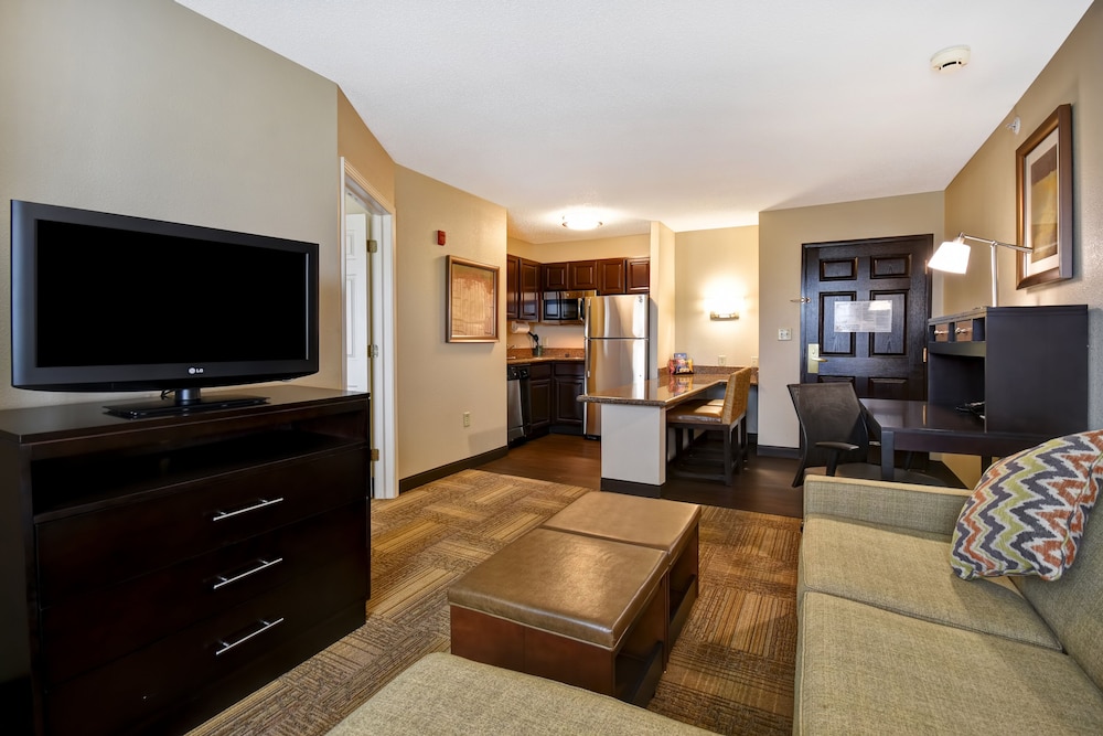 Staybridge Suites Grand Rapids-Kentwood 43/58