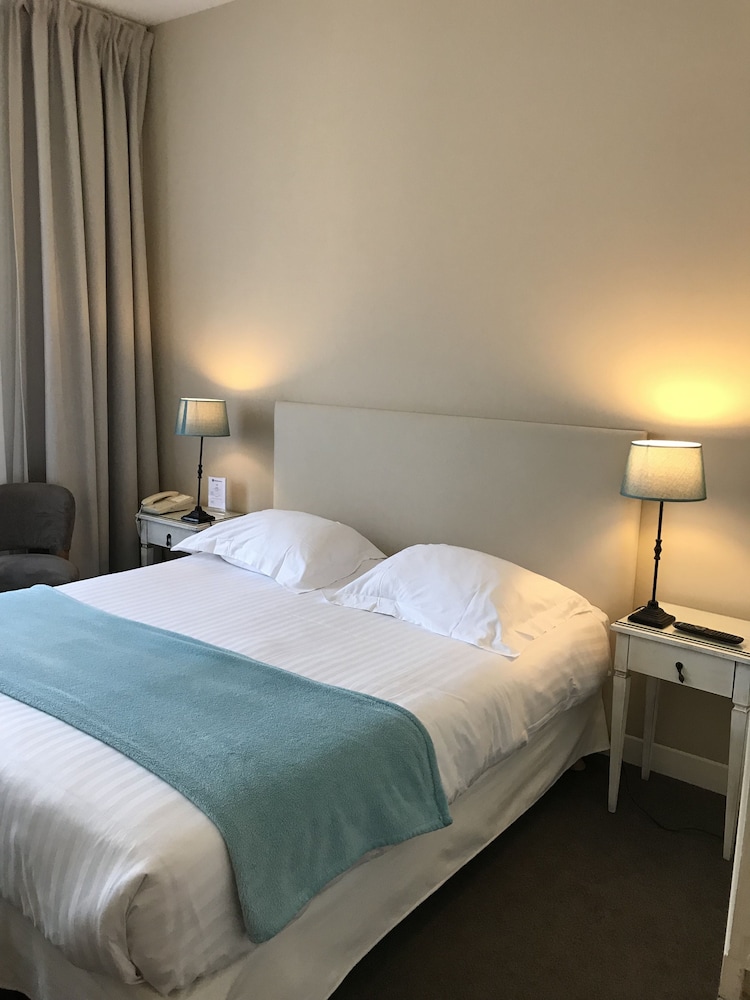 Hotel Le Renoir 8/36