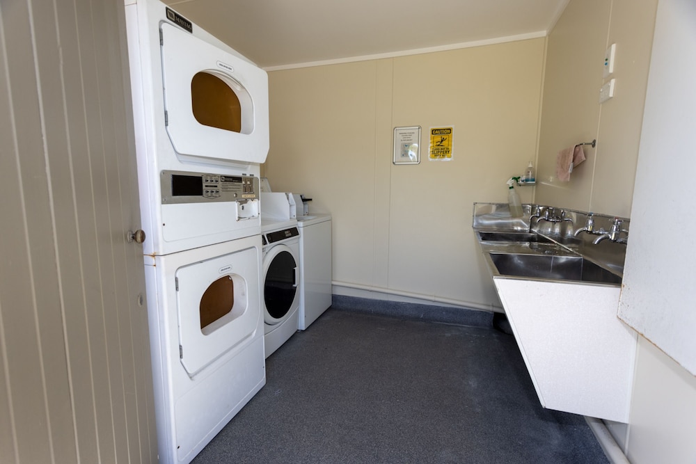 Cosy Corner Holiday Park 5/50