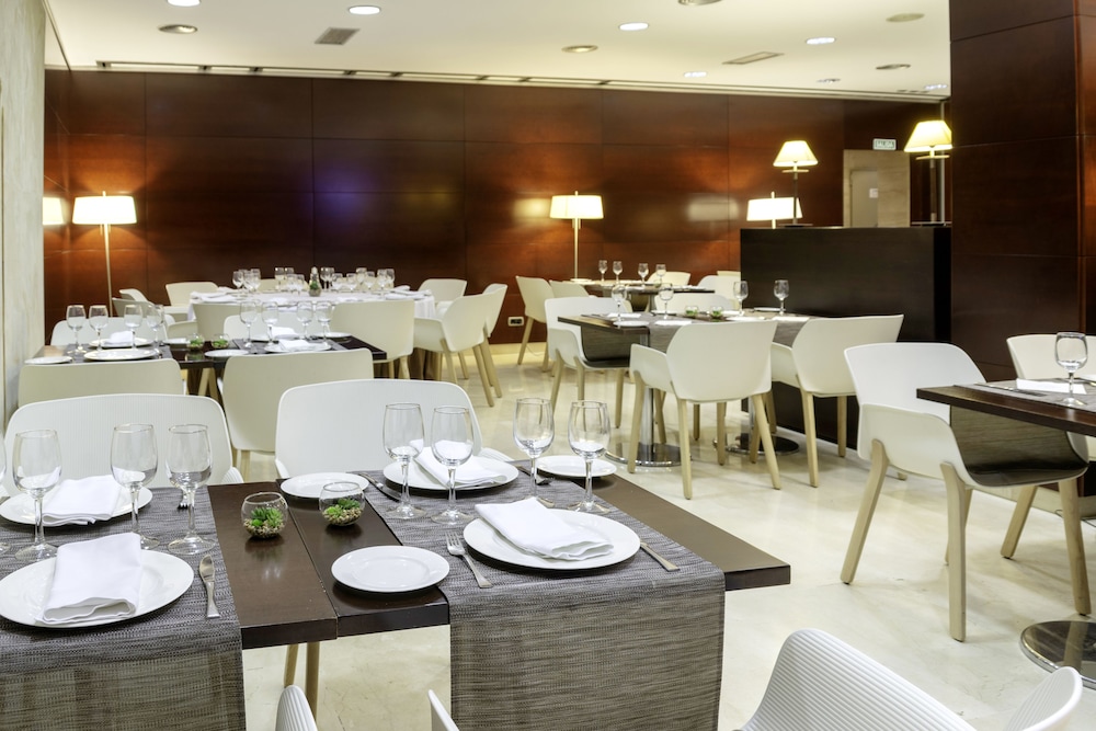 Hotel Zenit Coruna 42/66