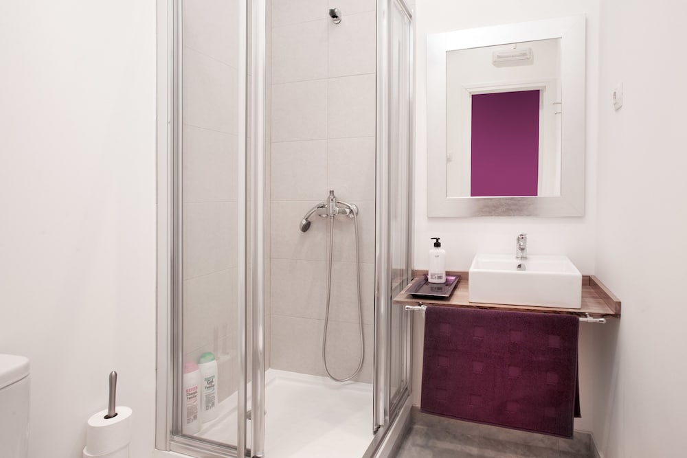 Jardinets Guest House 3/59