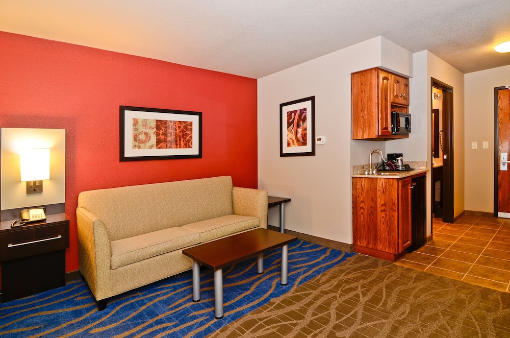 Astoria Hotel and Event Center 41/61