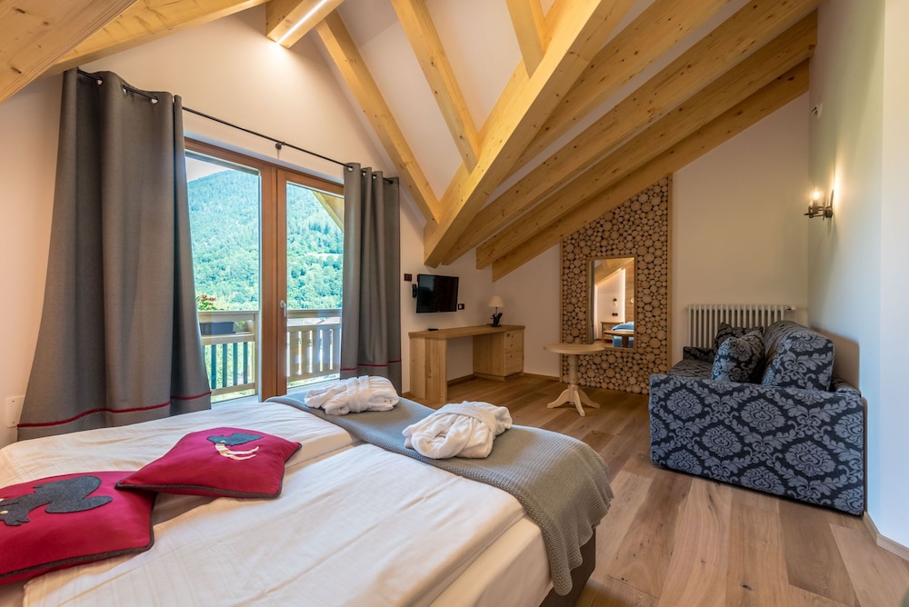1 BEDROOM, DELUXE, DOUBLE BED