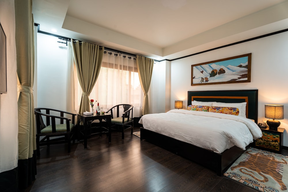 Hotel Lo Mustang 24/62