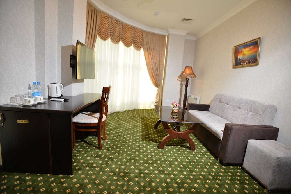 Gloria Hotel 22/28