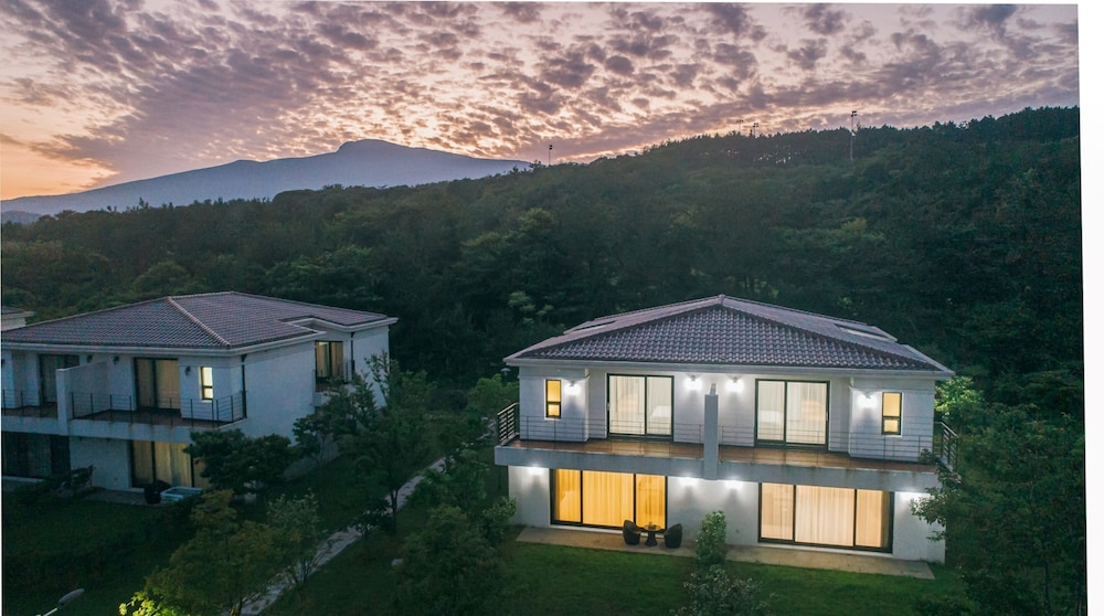 Kylin Villa Resort in SEOGWIPO