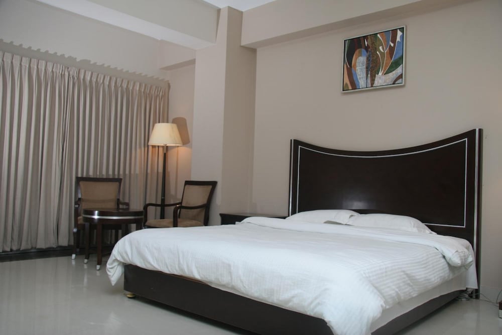 Nirvana Inn 24/50