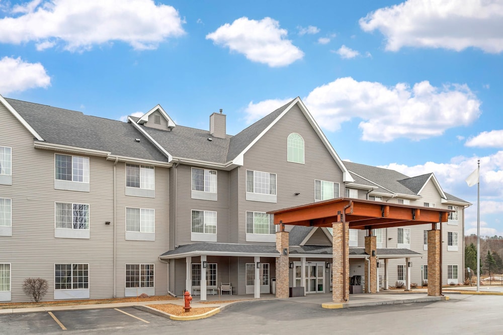 Country Inn Suites By Radisson West Bend Wi 3/58