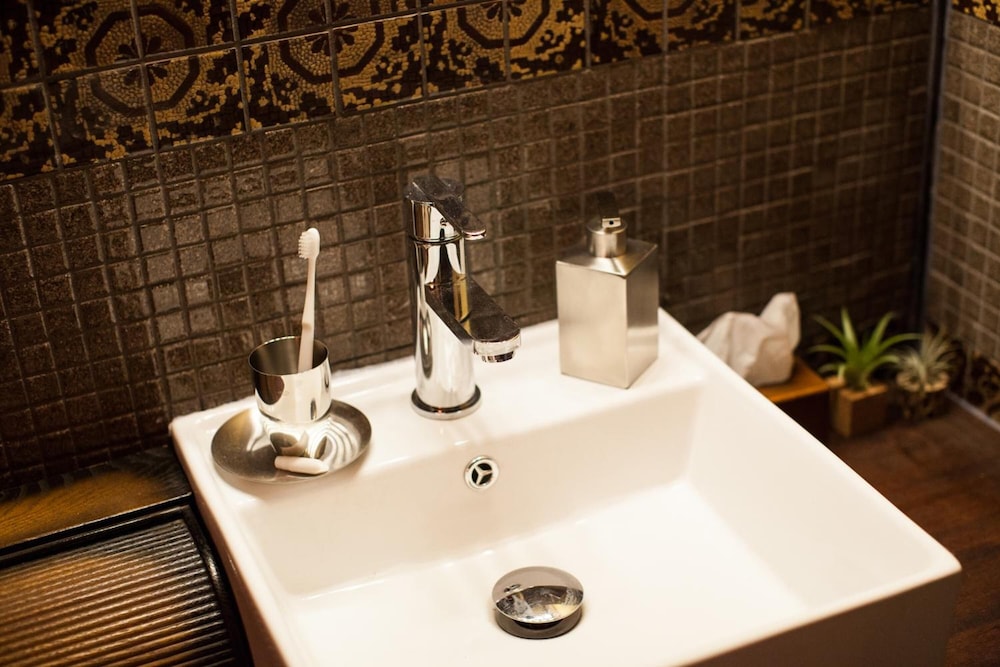 Bamba Hotel 52/54