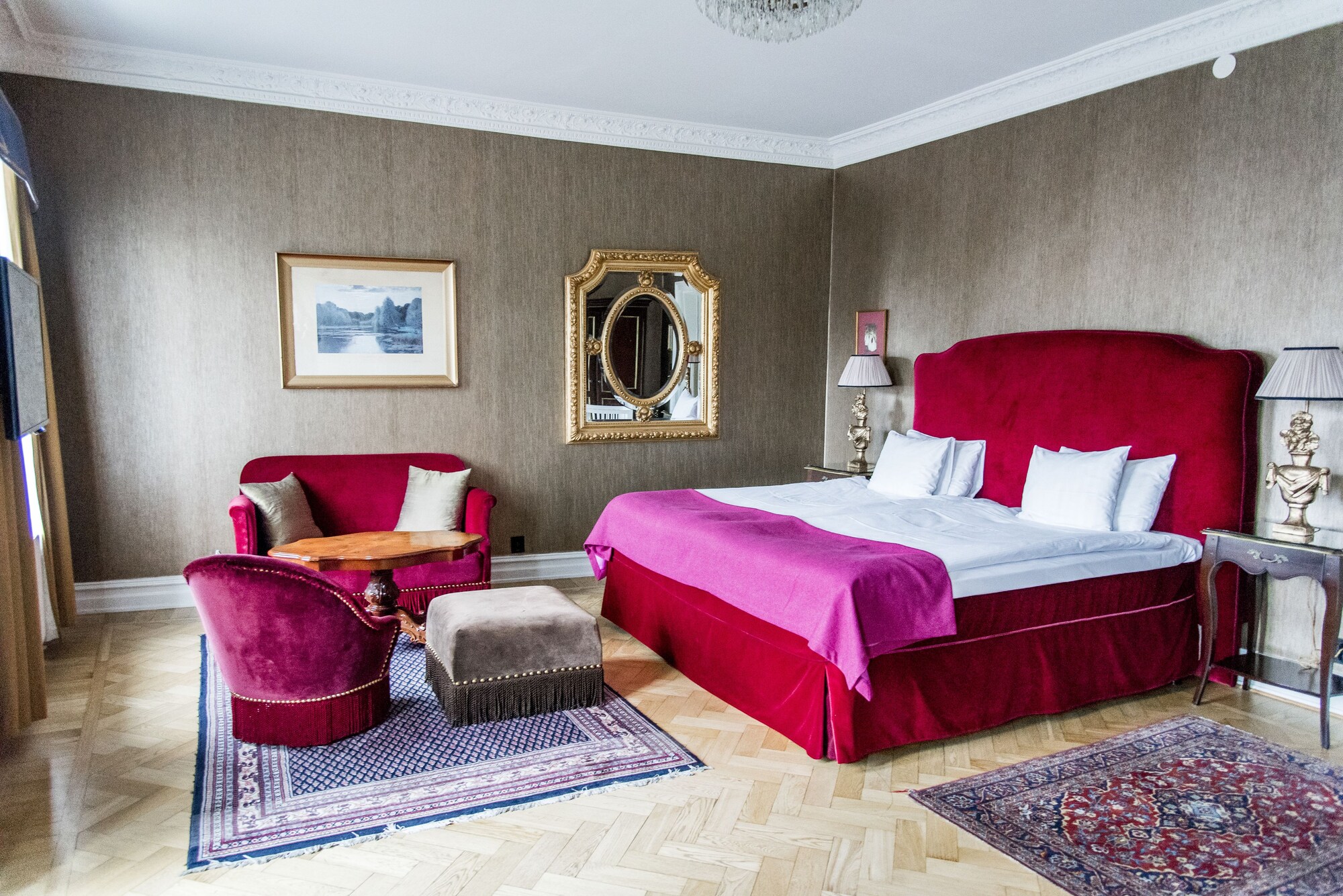 EXECUTIVE, DOUBLE BED, CITY VIEW