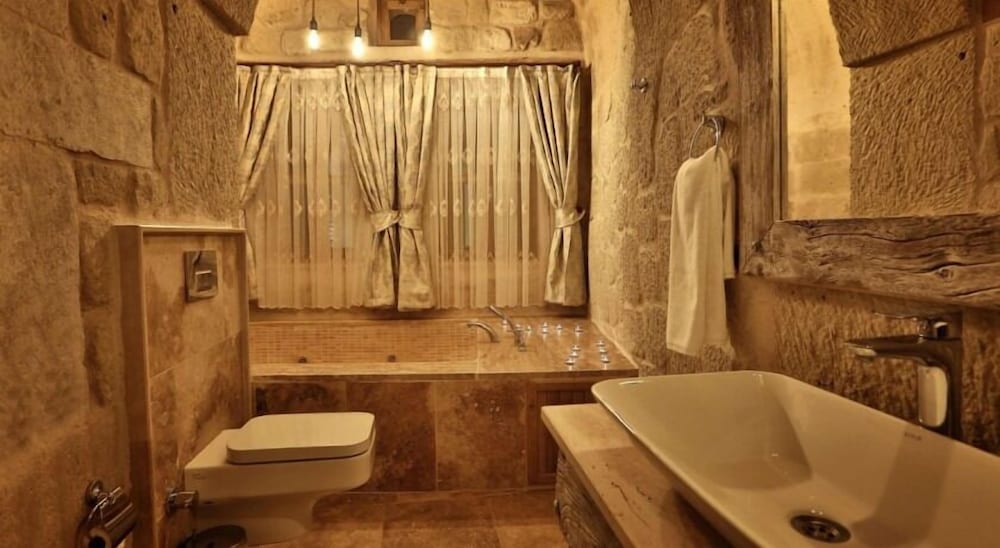 Mahzen Cave Hotel 52/55